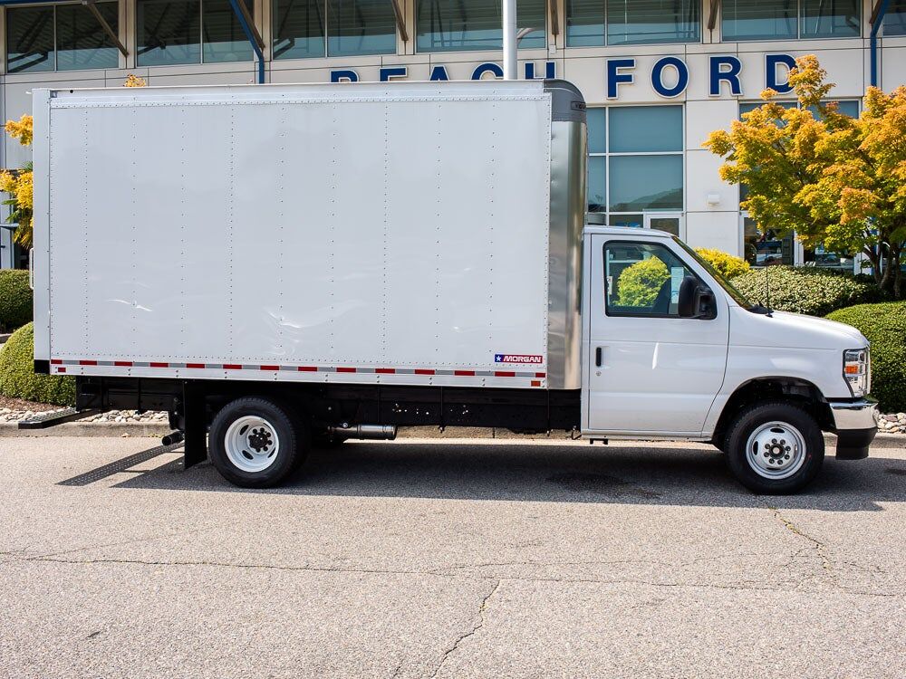 2027 FORD E-450