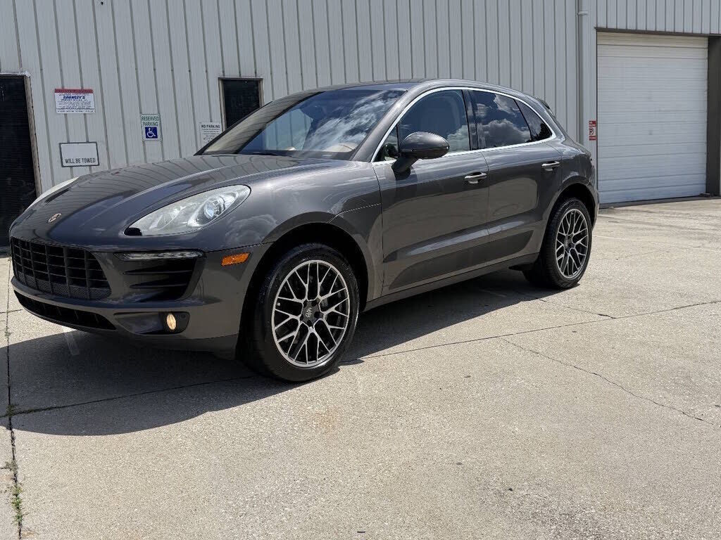 2015 PORSCHE Macan