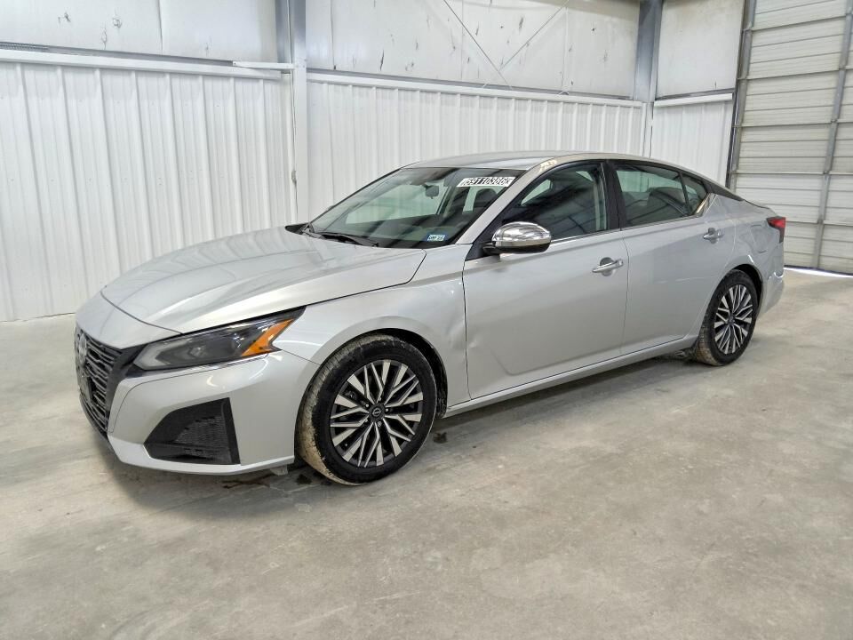 2024 NISSAN Altima