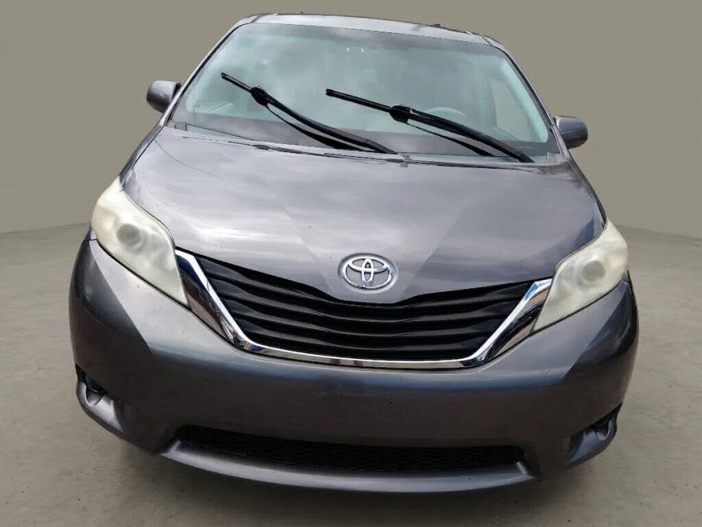 2012 TOYOTA Sienna