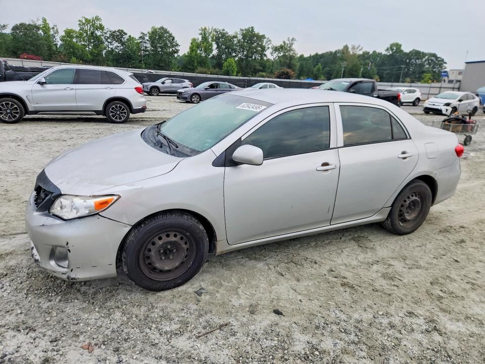 2013 TOYOTA Corolla