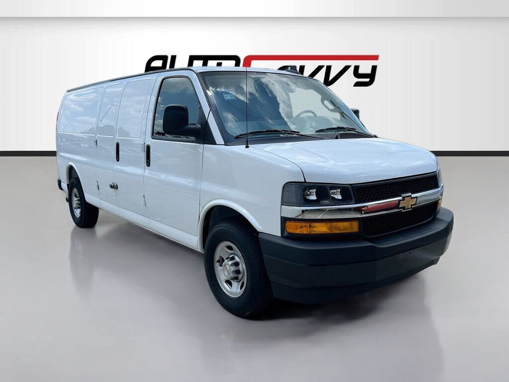 2025 CHEVROLET Express