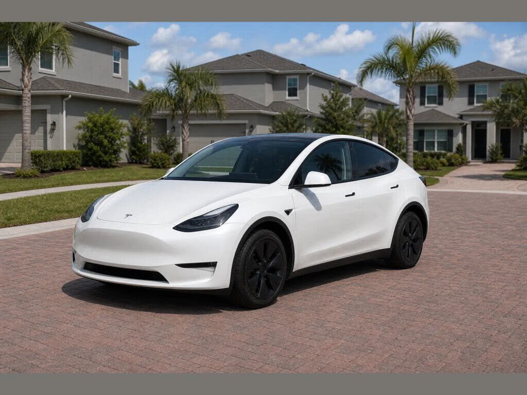 2024 TESLA Model Y