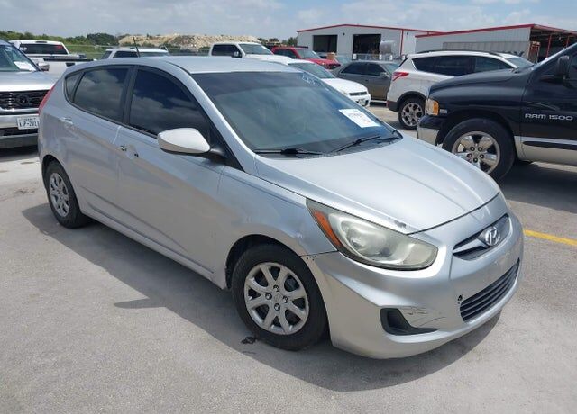 2013 HYUNDAI Accent