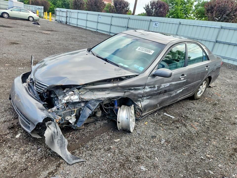 2005 TOYOTA Camry