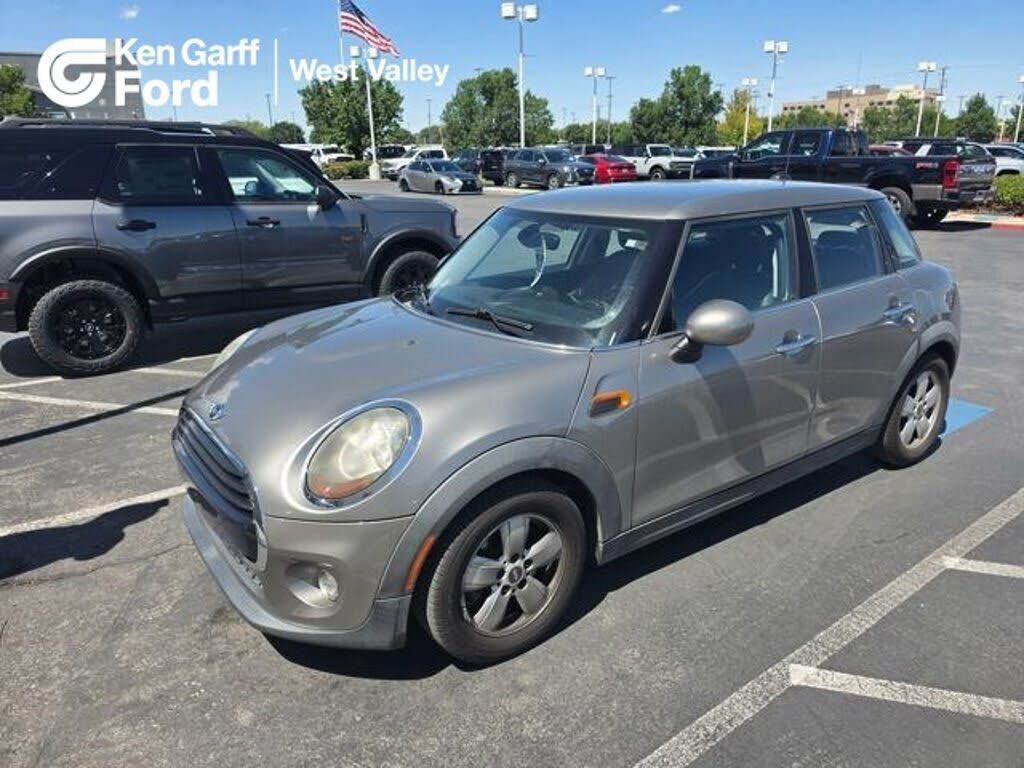 2017 MINI Cooper