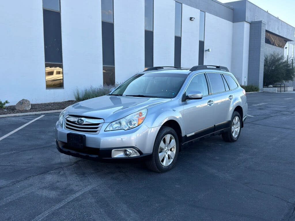 2012 SUBARU Outback