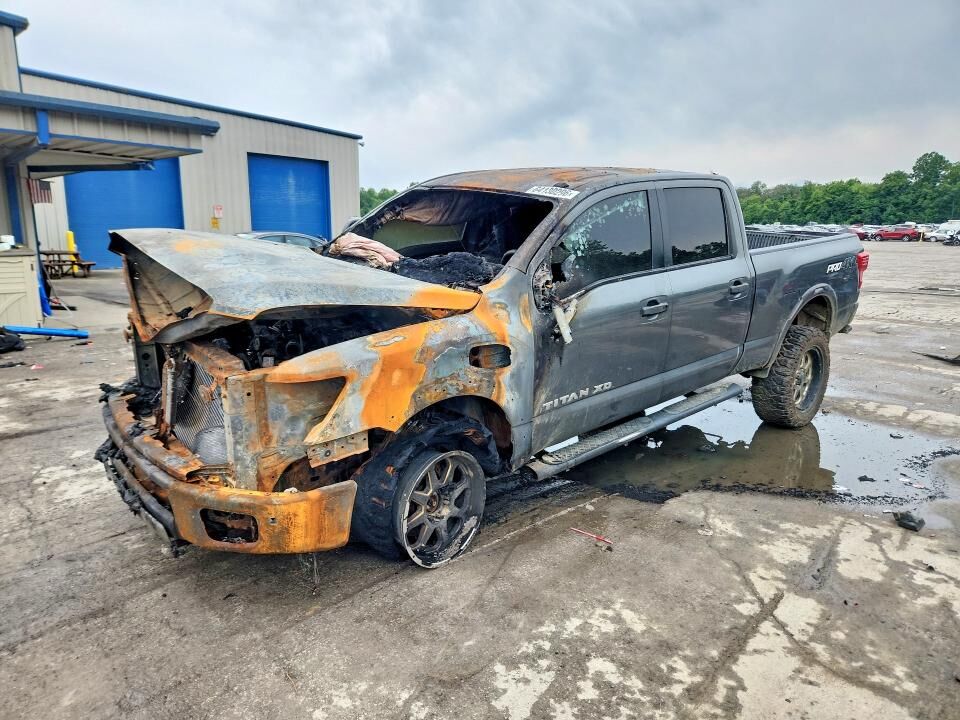 2016 NISSAN Titan