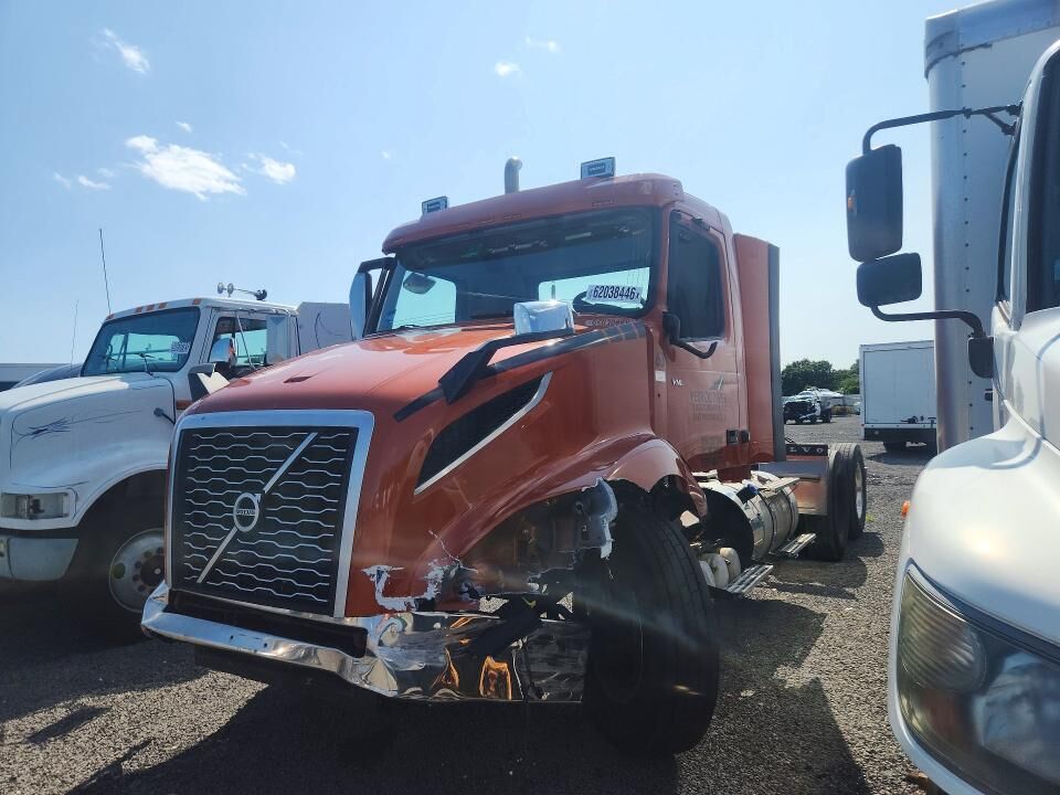 2024 VOLVO TRUCK VNL