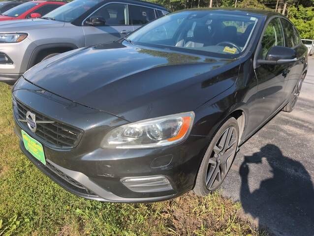 2017 VOLVO S60