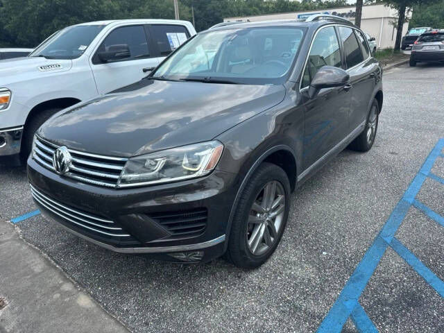 2016 VOLKSWAGEN Touareg