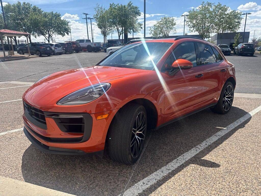 2023 PORSCHE Macan