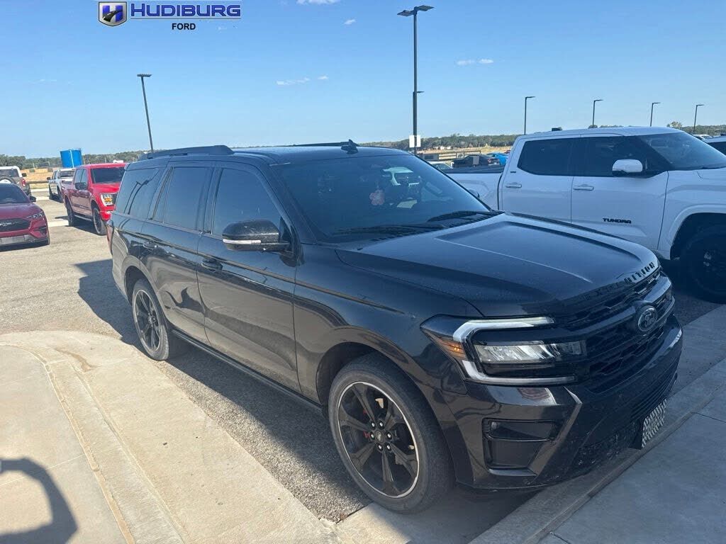 2022 FORD Expedition