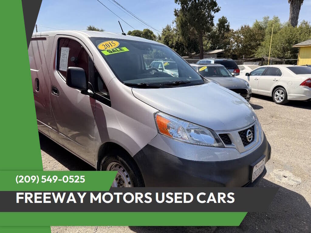 2015 NISSAN NV200