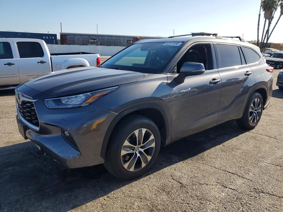 2020 TOYOTA Highlander