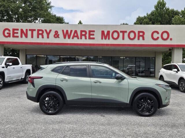 2025 CHEVROLET Trax