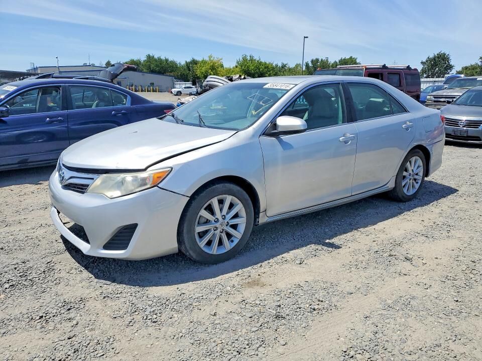 2013 TOYOTA Camry