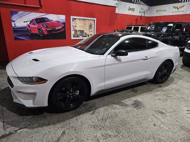 2021 FORD Mustang