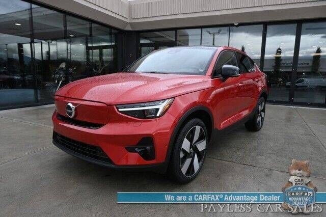2023 VOLVO C40