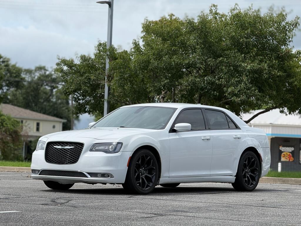 2019 CHRYSLER 300