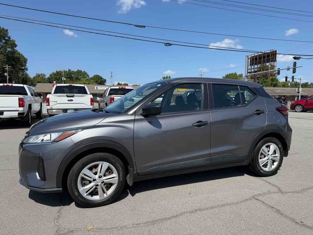 2022 NISSAN Kicks