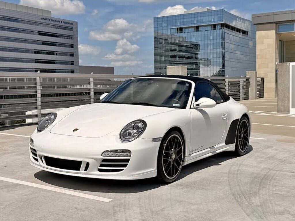 2011 PORSCHE 911