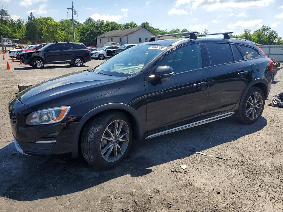 2017 VOLVO V60CC