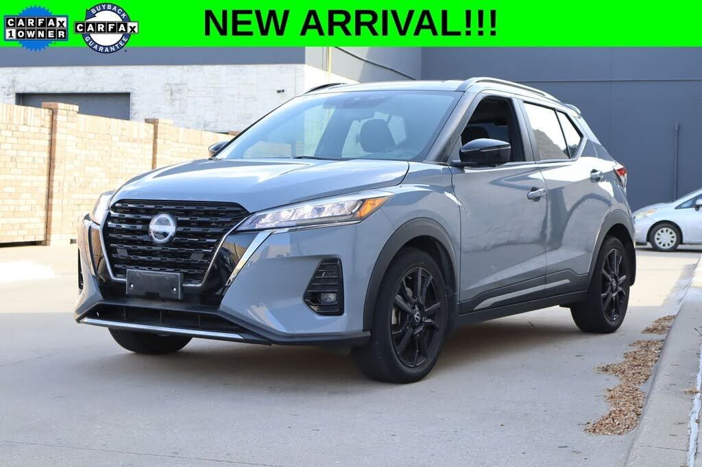 2023 NISSAN Kicks