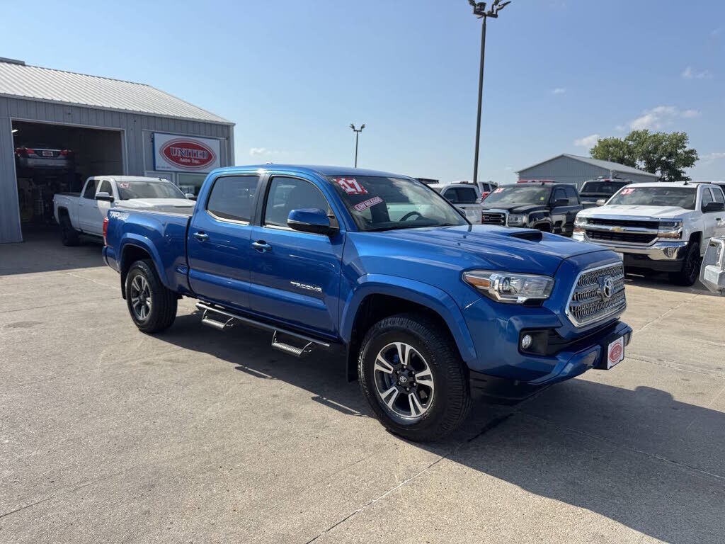 2017 TOYOTA Tacoma