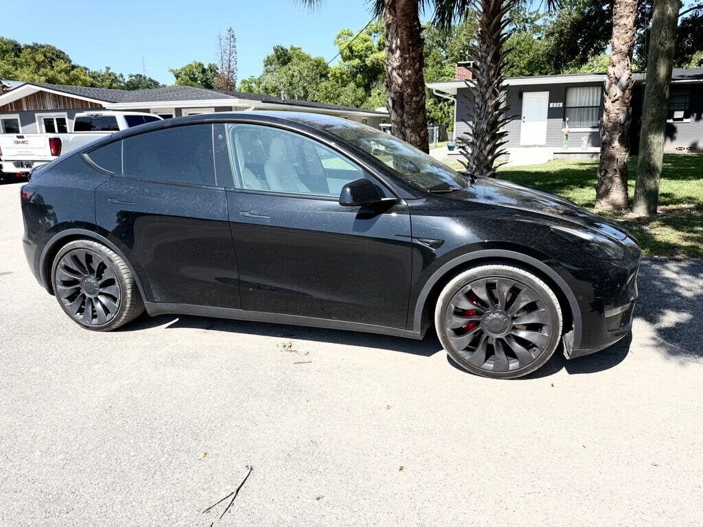 2022 TESLA Model Y