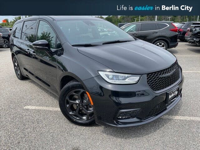 2023 CHRYSLER Pacifica