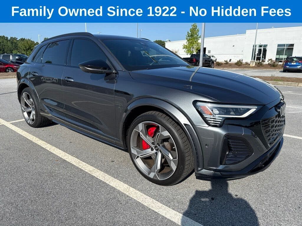 2024 AUDI SQ8