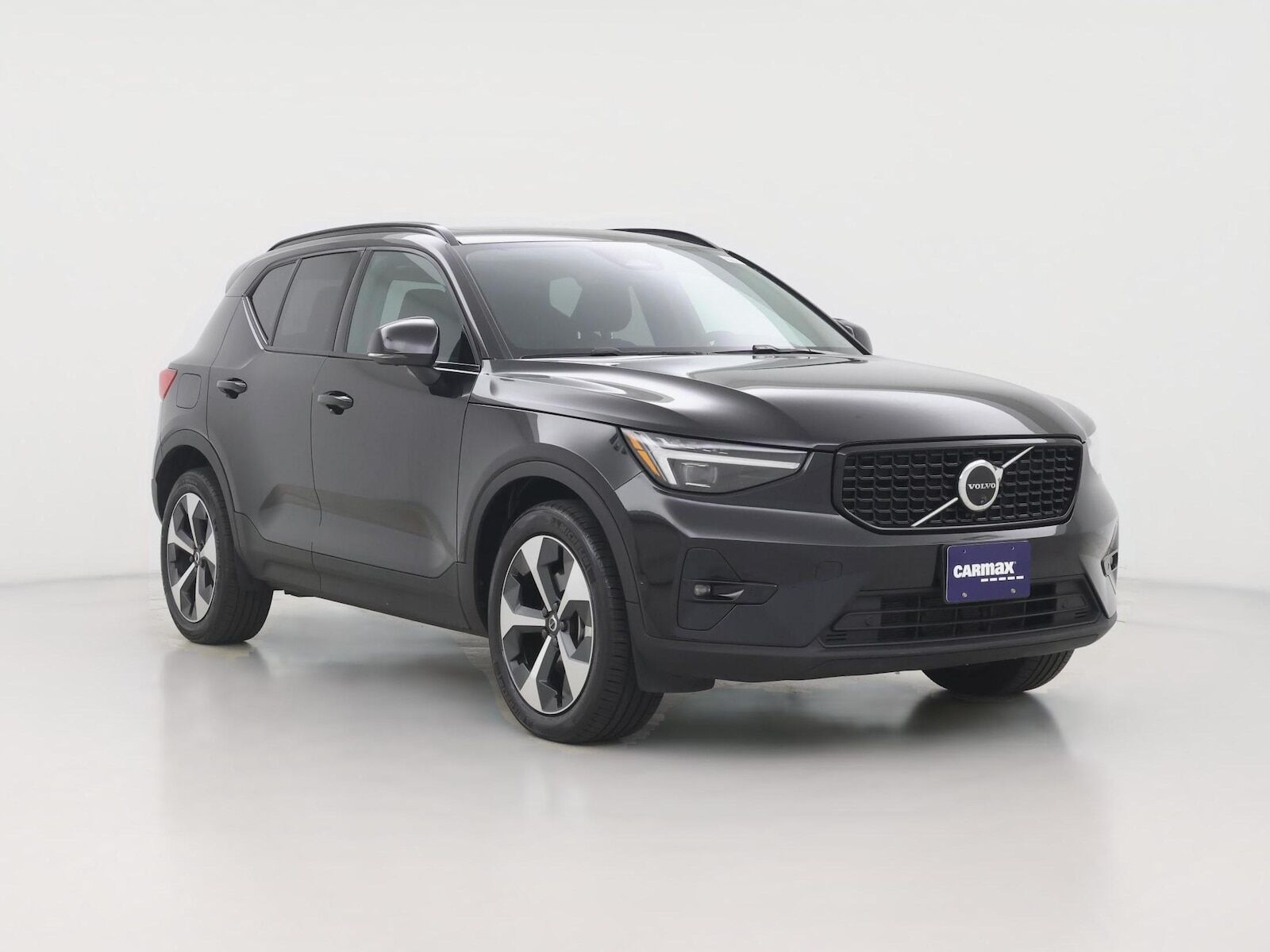 2026 VOLVO XC40