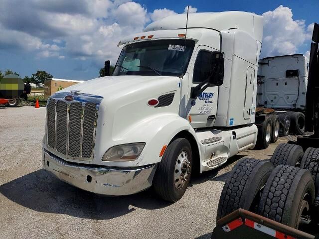 2015 PETERBILT 579