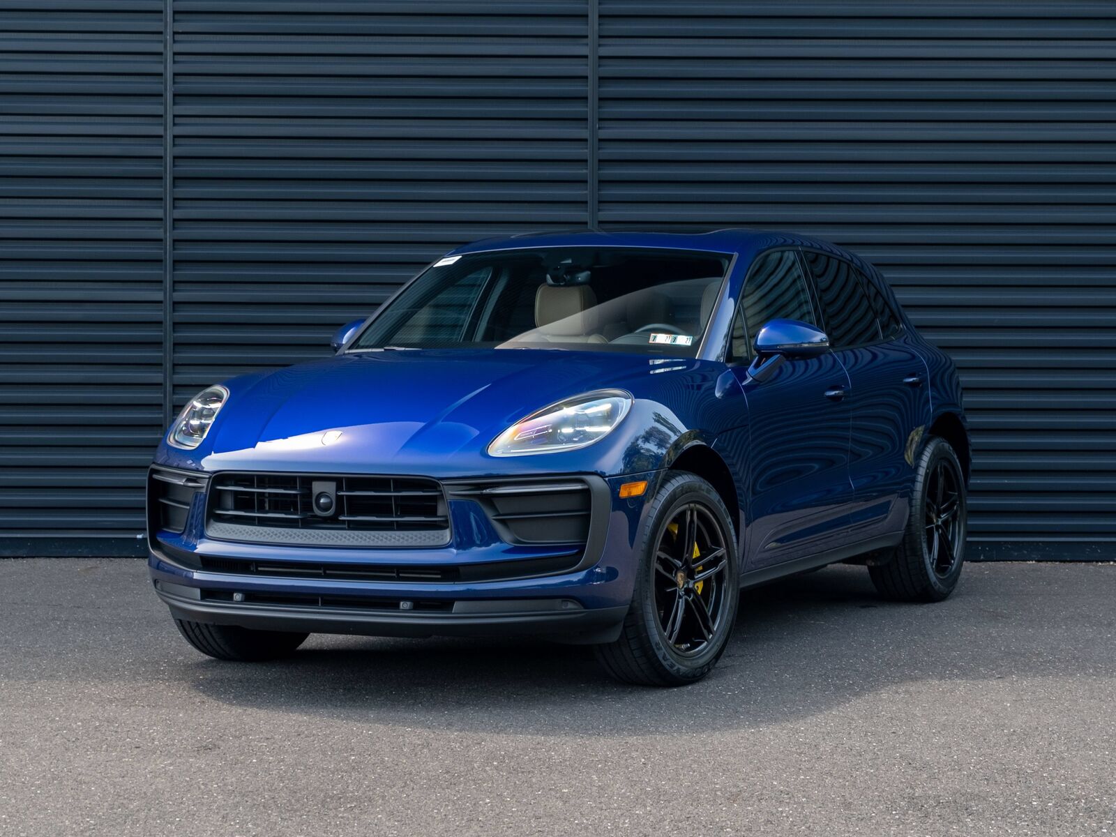 2023 PORSCHE Macan