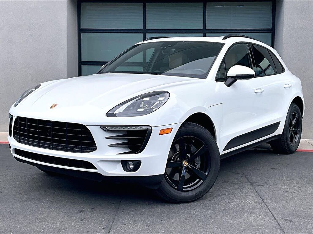 2018 PORSCHE Macan