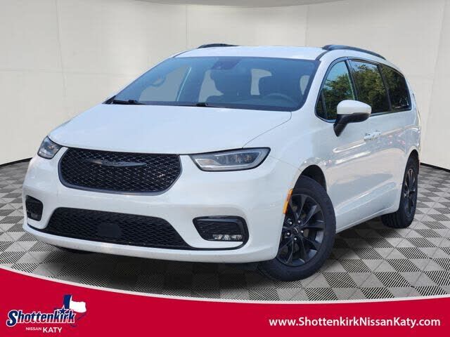2023 CHRYSLER Pacifica