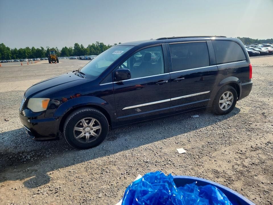 2011 CHRYSLER Town and Country