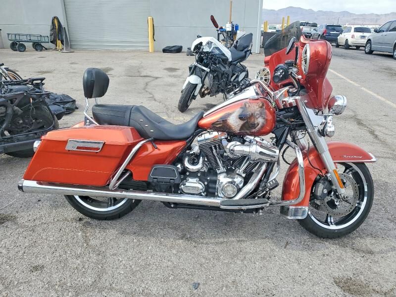 2011 HARLEY DAVIDSON Road King