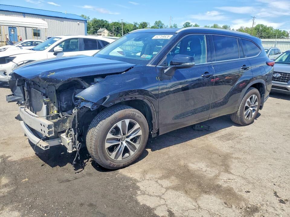 2022 TOYOTA Highlander