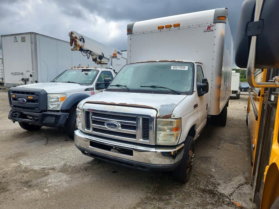 2013 FORD E-450