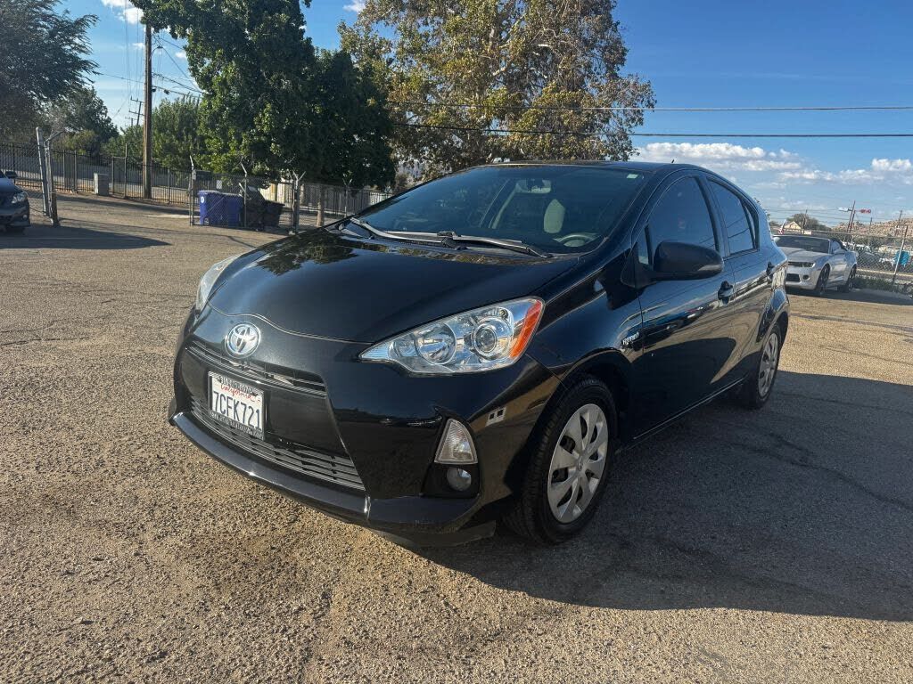2013 TOYOTA Prius
