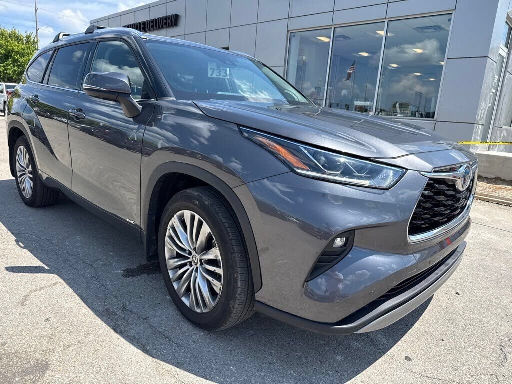 2022 TOYOTA Highlander