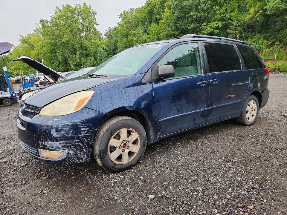 2004 TOYOTA Sienna
