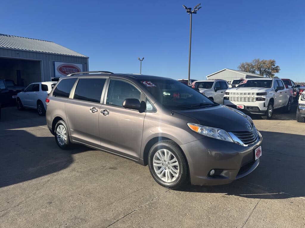 2013 TOYOTA Sienna