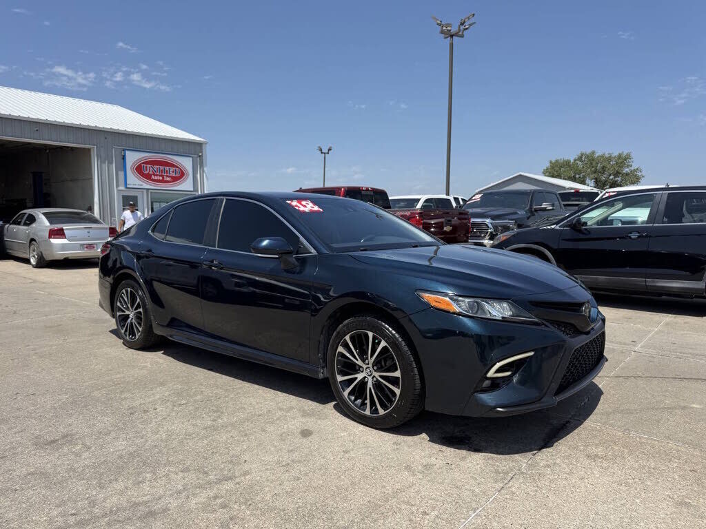 2018 TOYOTA Camry