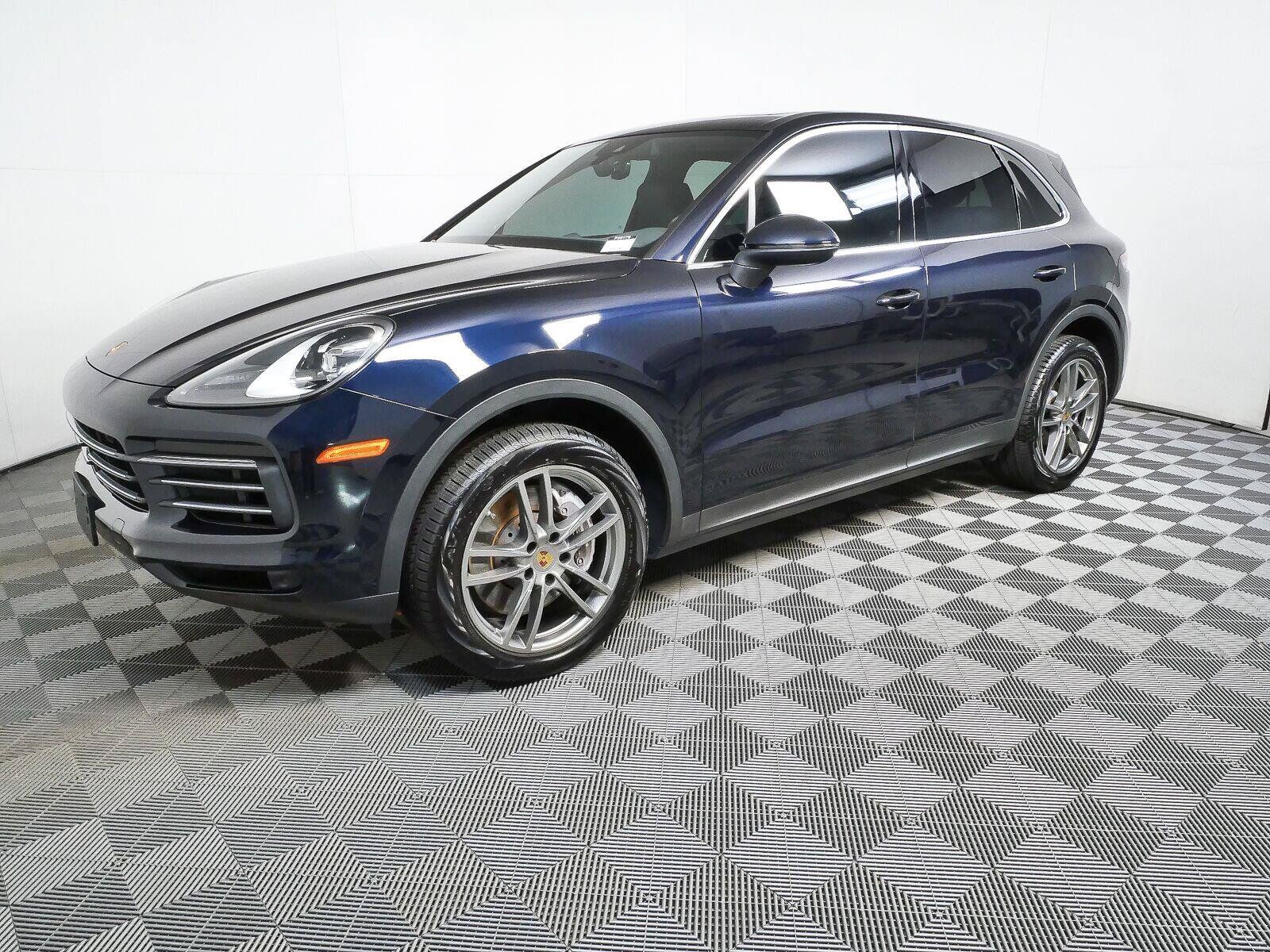 2023 PORSCHE Cayenne