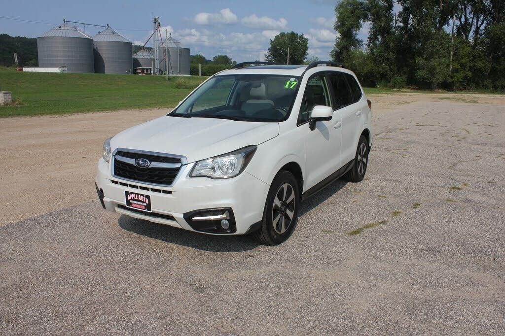 2017 SUBARU Forester