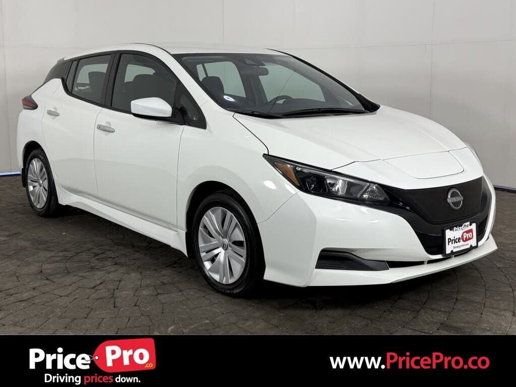 2025 NISSAN Leaf
