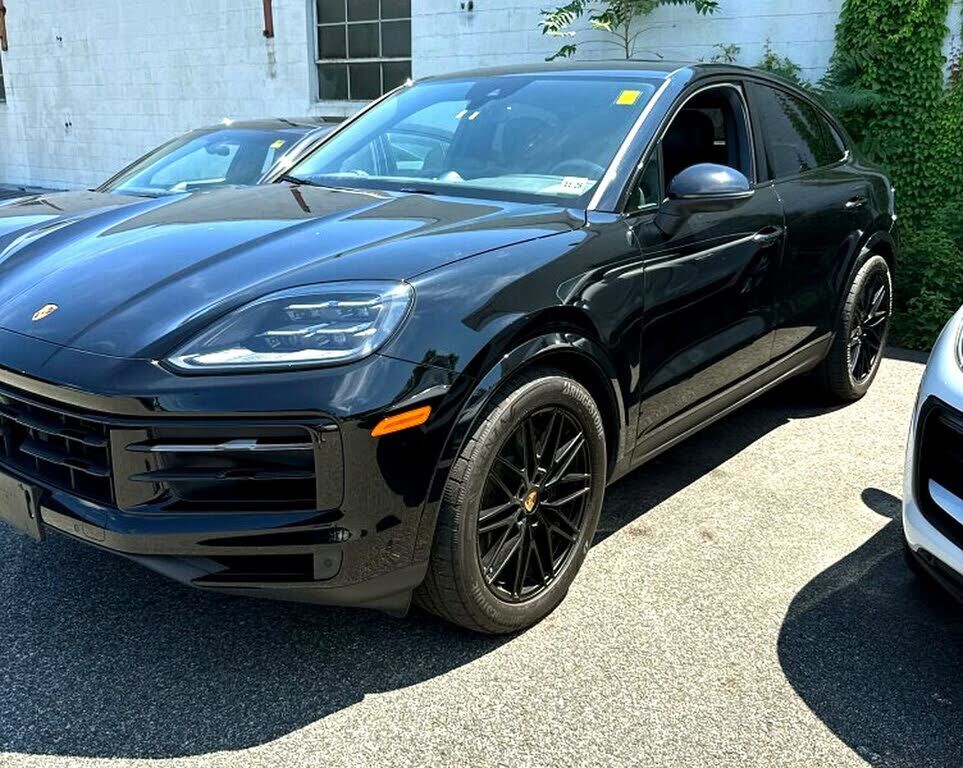 2024 PORSCHE Cayenne